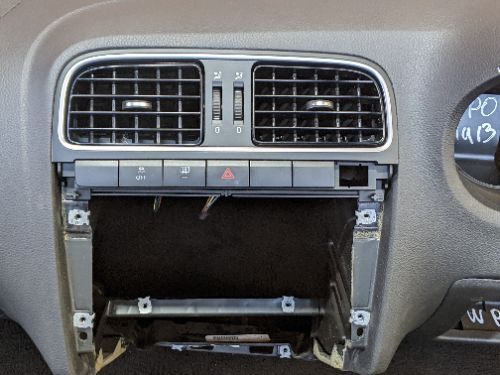VOLKSWAGEN POLO 6R MK5 3 DOOR DASHBOARD