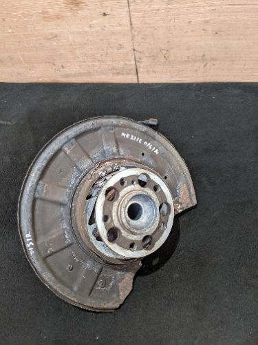 MERCEDES E CLASS W212 O/S DRIVER SIDE RIGHT REAR WHEEL HUB