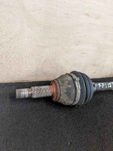 FORD FIESTA BASE MK7 O/S DRIVER SIDE RIGHT FRONT DRIVESHAFT