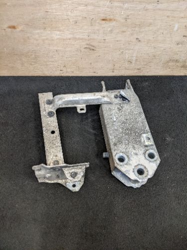 BMW 5 SERIES F10 O/S DRIVER SIDE RIGHT BUMPER REINFORCEMENT BRACKET