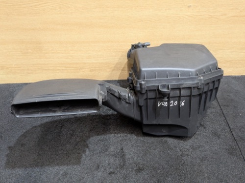 VOLVO V40 D2 MK3 2.0 DIESEL AIR FILTER BOX INTAKE INLET PIPE