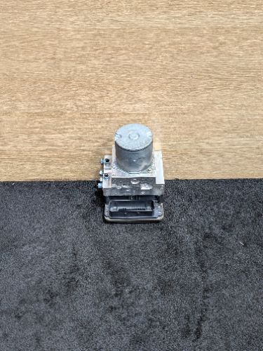 BMW 5 SERIES MK6 F10 3.0 PETROL HYBRID ABS PUMP MODULATOR CONTROL UNIT