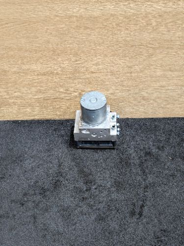 BMW 5 SERIES MK6 F10 3.0 PETROL HYBRID ABS PUMP MODULATOR CONTROL UNIT