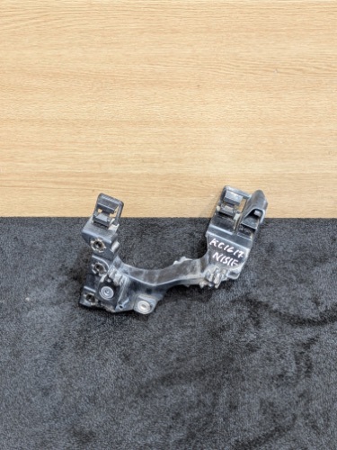 KIA CEED MK2 JD FACELIFT N/S PASSENGER SIDE LEFT HEADLIGHT SUPPORT BRACKET