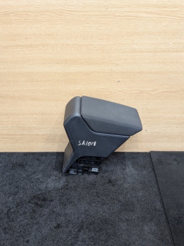 SEAT ARONA MK1 SE216 CENTRE CONSOLE ARMREST