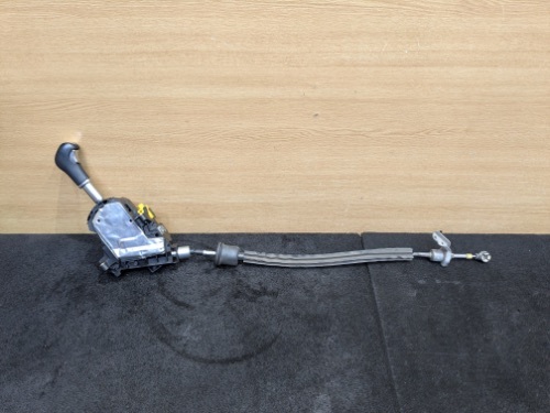 PORSCHE CAYENNE MK2 958 3.0 DIESEL AUTOMATIC GEAR SHIFTER
