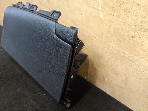 KIA NIRO HYBRID HEV GLOVE BOX