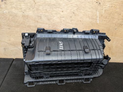 KIA NIRO HYBRID HEV GLOVE BOX