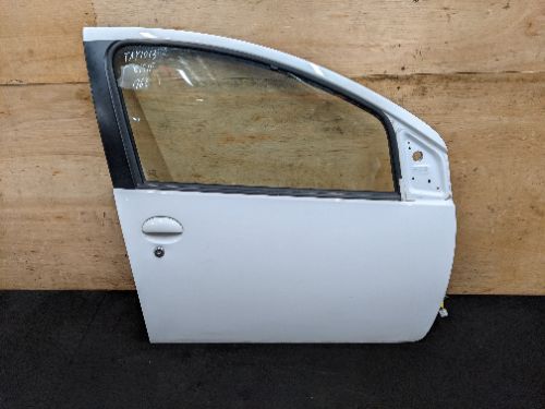 TOYOTA AYGO MK1 XB10 O/S DRIVER SIDE RIGHT FRONT DOOR WHITE 068