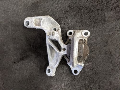 RENAULT MEGANE B95 MK3 1.6 PETROL ENGINE MOUNT