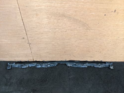 TESLA MODEL Y EV 5YJY FRONT DASH WINDSHIELD BLOW FINISHER BRACKET