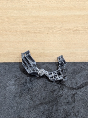 KIA CEED MK2 JD FACELIFT N/S PASSENGER SIDE LEFT HEADLIGHT SUPPORT BRACKET