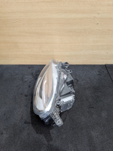 VOLVO V40 MK3 N/S PASSENGER SIDE LEFT FRONT HEADLIGHT