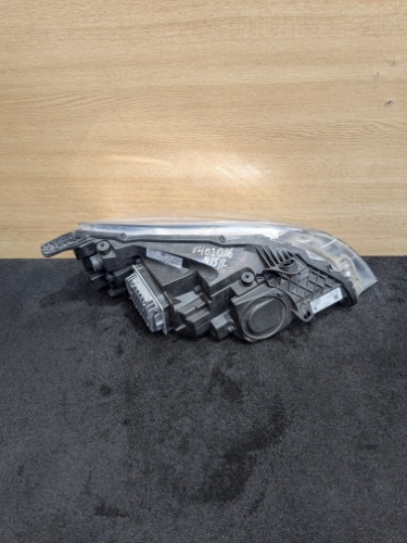 VOLVO V40 MK3 N/S PASSENGER SIDE LEFT FRONT HEADLIGHT