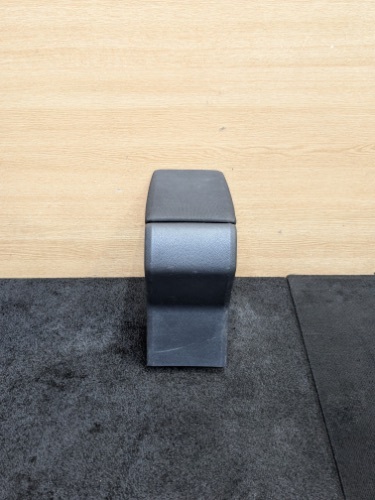 SEAT ARONA MK1 SE216 CENTRE CONSOLE ARMREST