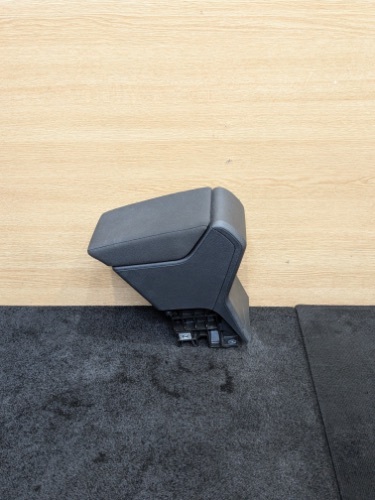 SEAT ARONA MK1 SE216 CENTRE CONSOLE ARMREST