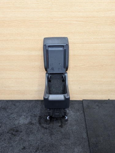 SEAT ARONA MK1 SE216 CENTRE CONSOLE ARMREST