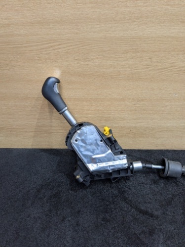 PORSCHE CAYENNE MK2 958 3.0 DIESEL AUTOMATIC GEAR SHIFTER